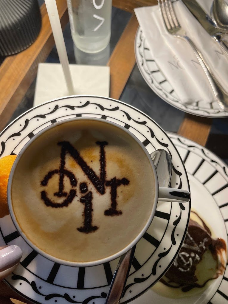 NOIR LOUNGE